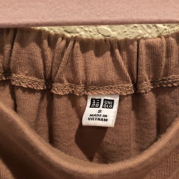 uniqlo caramel top - Picture 2 of 4